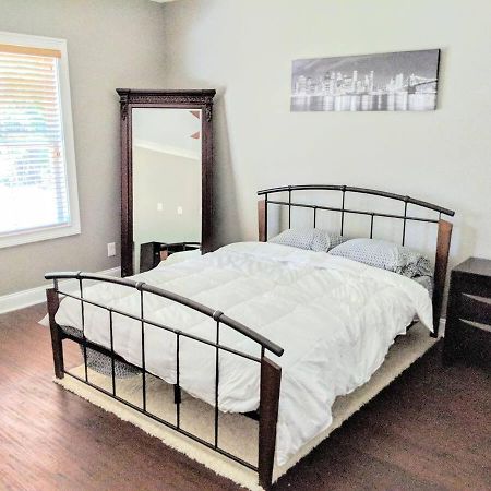Spacious Deluxe House For You, Your Family And Friends 夏洛特 外观 照片
