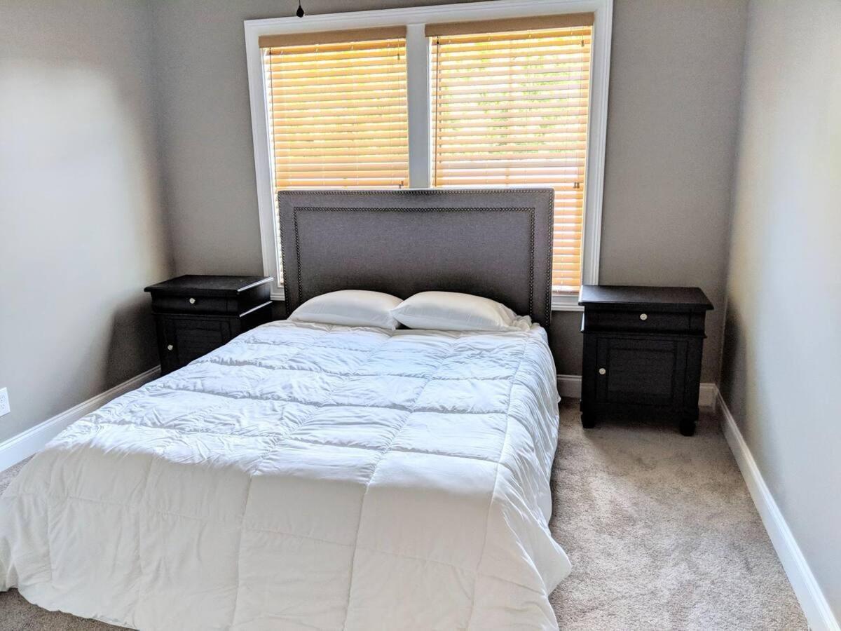 Spacious Deluxe House For You, Your Family And Friends 夏洛特 外观 照片