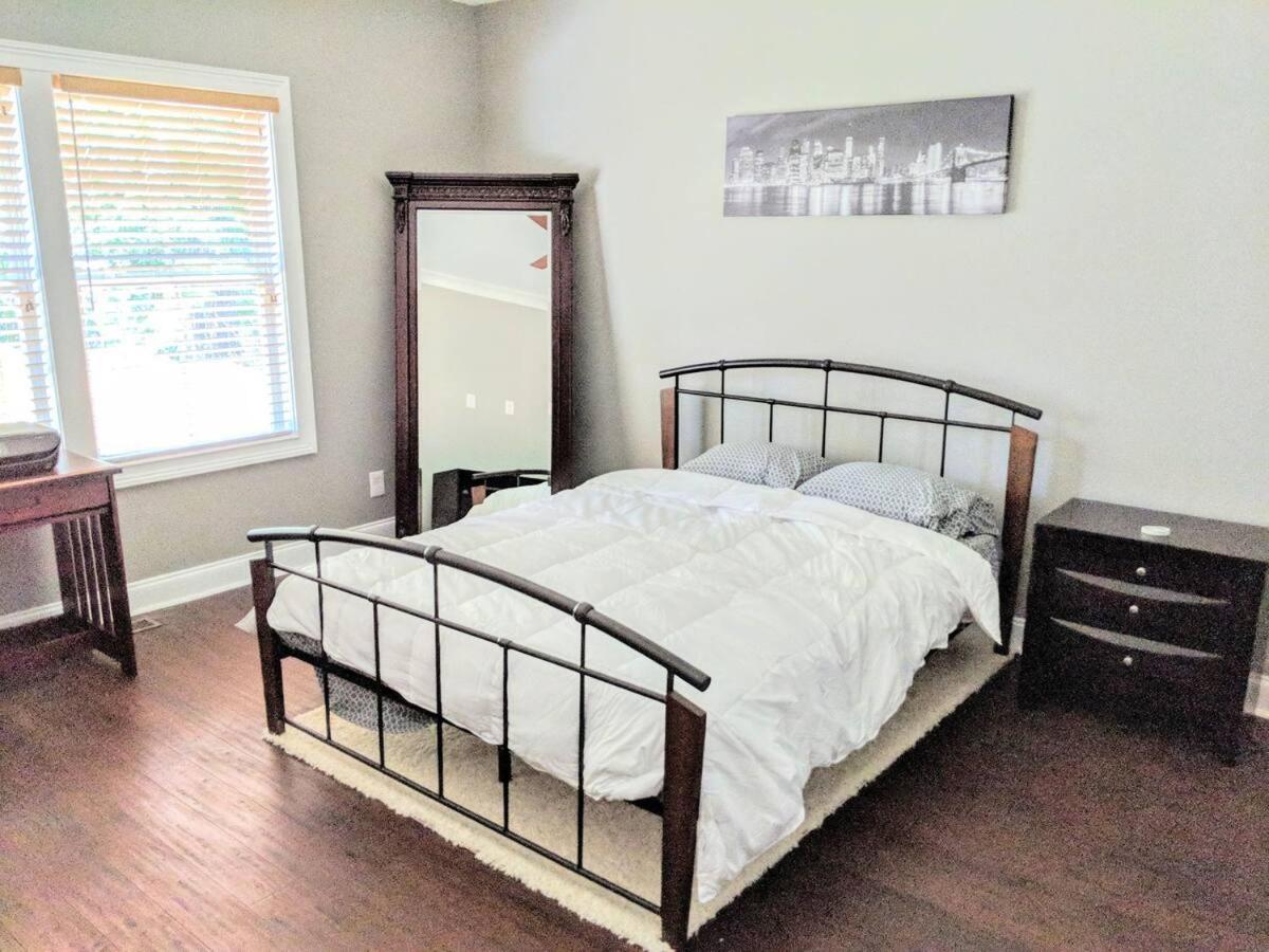 Spacious Deluxe House For You, Your Family And Friends 夏洛特 外观 照片